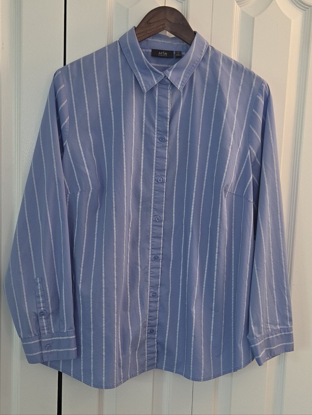APT 9 Light Blue Vertical Stripe Button-Down Shirt Womens Size 1X